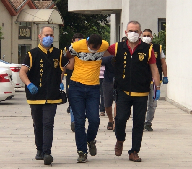 Morgda cenaze bekleyen çiftin otomobilindeki altınlar çalındı